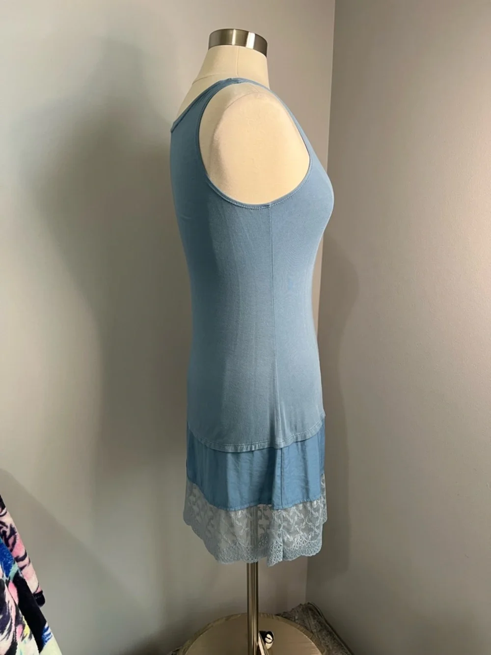 LOGO Layers by Lori Goldstein Size XXS Blue Knit Tank with Lace & Woven Trim